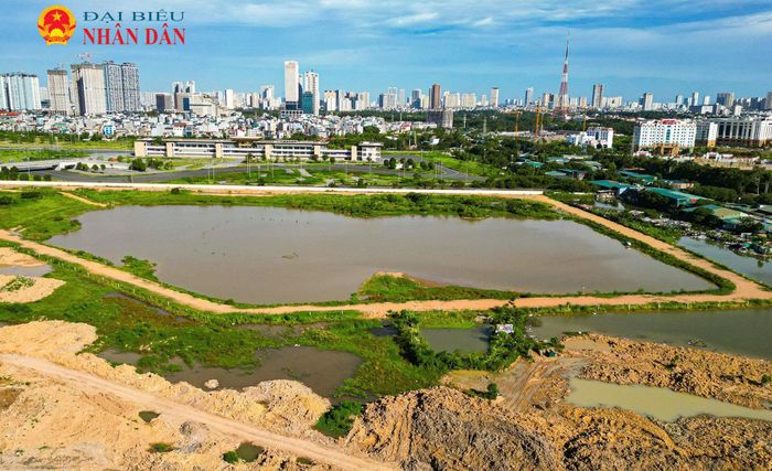 Sau khi hoàn thành, hồ điều hòa Phú Đô không chỉ có chức năng điều tiết, tăng khả năng trữ nước mà còn tạo thêm không gian xanh, cải thiện cảnh quan đô thị, góp phần nâng cao chất lượng sống cho người dân khu vực