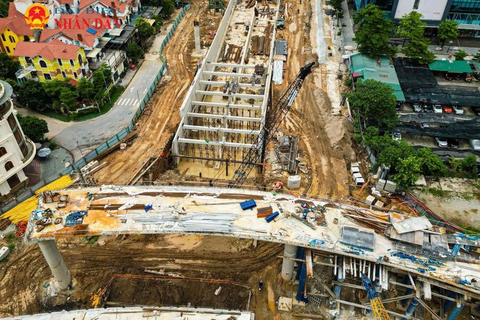 Hạng mục hầm chui trực thông từ đường Hoàng Tùng đi Quốc lộ 32 dài khoảng 975m đang được thi công khẩn trương