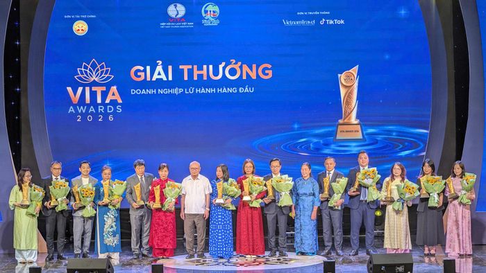 Ban tổ chức trao giải thưởng Doanh nghiệp lữ hành hàng đầu năm 2025. Ảnh: Trần Hồng
