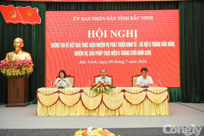Đồng chí Mai Sơn, Ủy viên Ban Thường vụ Tỉnh ủy, Phó Chủ tịch Thường trực UBND tỉnh Bắc Ninh chủ trì Hội nghị