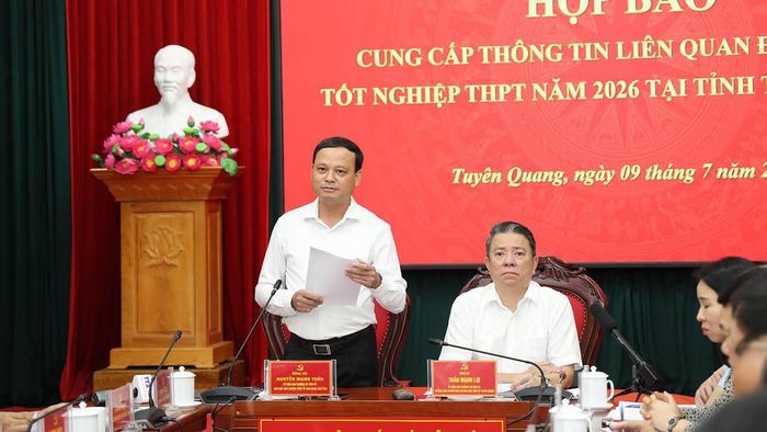 Ông Nguyễn Mạnh Tuấn – Phó Chủ tịch Thường trực UBND tỉnh Tuyên Quang phát biểu tại họp báo.