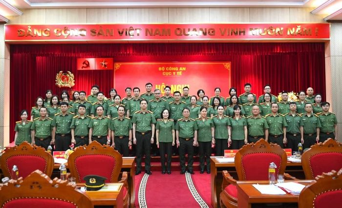 Các đại biểu tại hội nghị.