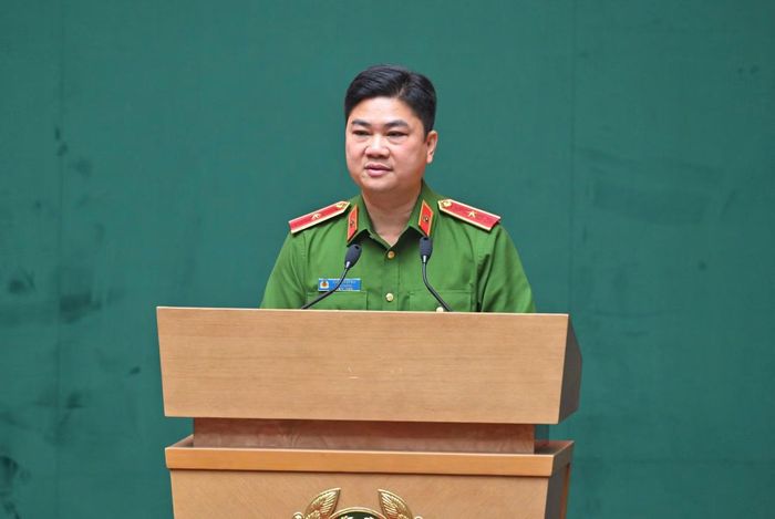 Thiếu tướng Dương Đức Hải, Cục trưởng Cục Cảnh sát PCCC và CNCH phát biểu tại hội nghị.