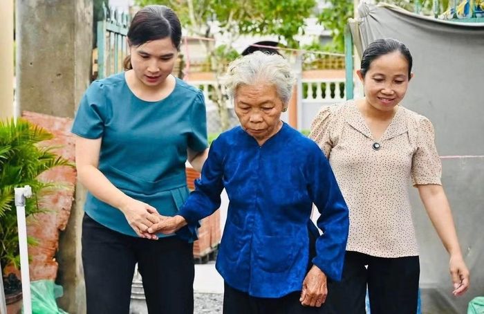 Câu chuyện tình của bà Lệ với liệt sĩ Huỳnh Văn Quên làm lay động cảm xúc của rất nhiều người.