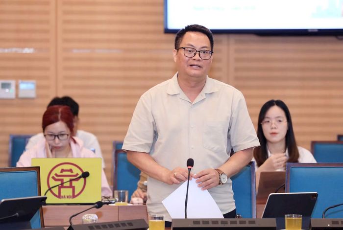  Viện trưởng Viện Nghiên cứu phát triển kinh tế - xã hội Hà Nội Nguyễn Việt Hùng phát biểu tại buổi làm việc sáng 9/7. Ảnh: Viết Thành 