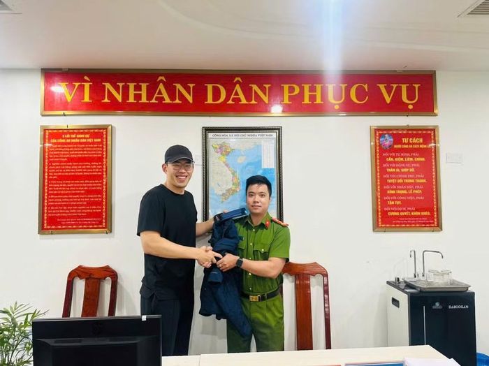 Nhiều du khách quốc tế bày tỏ sự xúc động, gửi thư cảm ơn sau khi được cán bộ, chiến sĩ Đồn Công an Cảng Hàng không quốc tế Đà Nẵng hỗ trợ tìm lại tài sản.