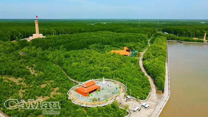 Khu Du lịch Quốc gia Mũi Cà Mau là một trong những khu, điểm du lịch trọng điểm được đầu tư nâng cấp hạ tầng giao thông.