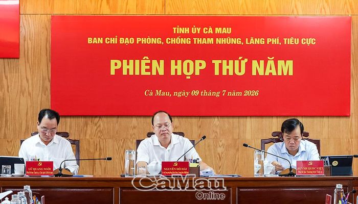 Bí thư Tỉnh ủy Nguyễn Hồ Hải, Phó Bí thư Thường trực Tỉnh ủy Huỳnh Quốc Việt và Phó Bí thư Tỉnh ủy, Chủ tịch UBND tỉnh Lữ Quang Ngời chủ trì Phiên họp thứ 5 Ban Chỉ đạo phòng, chống tham nhũng, lãng phí, tiêu cực tỉnh.
