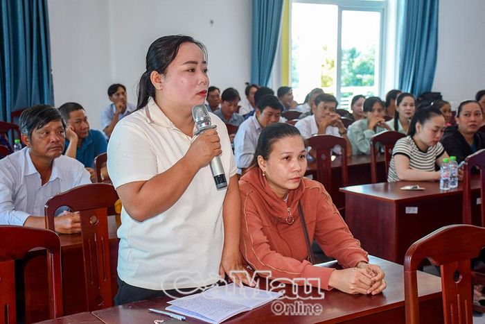  Cử tri Lê Việt Lành (xã Vĩnh Lợi) kiến nghị ngành chức năng quan tâm đầu tư tuyến đường giao thông nông thôn ở ấp Bà Chăng.