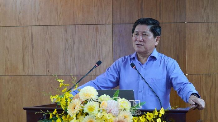  Phó Chủ tịch UBND tỉnh Lê Văn Sử phát biểu chỉ đạo tại hội nghị.