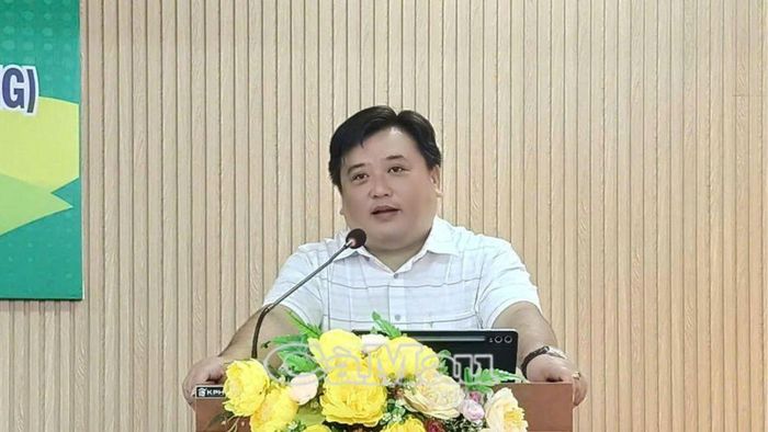 Ông Nguyễn Hoàng Thoại, Phó Chủ tịch Ủy ban MTTQ Việt Nam tỉnh Cà Mau, Chủ tịch Hội Nông dân tỉnh, phát biểu kết luận hội nghị.