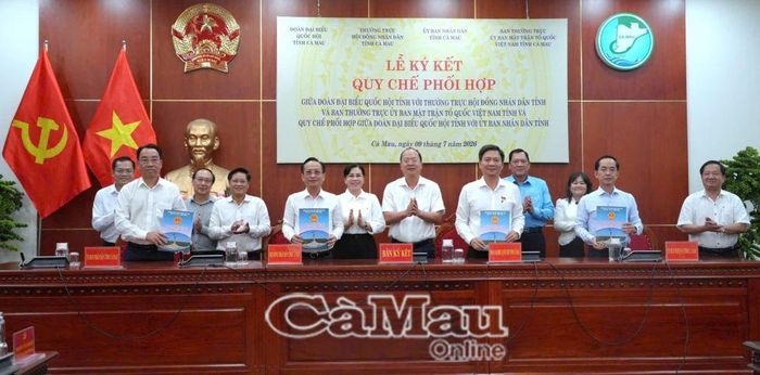 Đoàn ĐBQH tỉnh, Thường trực HĐND tỉnh, UBND tỉnh và Ban Thường trực Ủy ban MTTQ Việt Nam tỉnh Cà Mau ký kết Quy chế phối hợp.