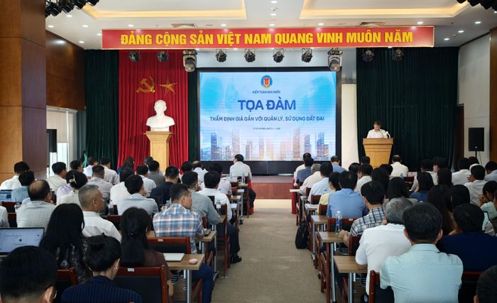 Quang cảnh Tọa đàm thứ ba về thẩm định giá đất tại TP. Hồ Chí Minh