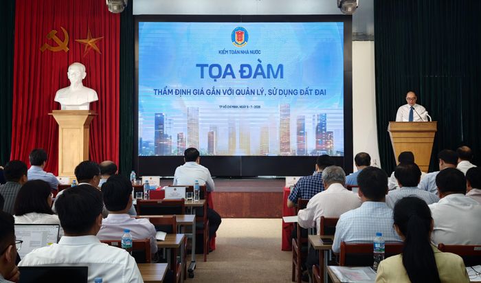 Quang cảnh Tọa đàm “Thẩm định giá gắn với quản lý, sử dụng đất đai - Thực trạng và giải pháp” diễn ra sáng 9/7/2026 tại TP. Hồ Chí Minh.