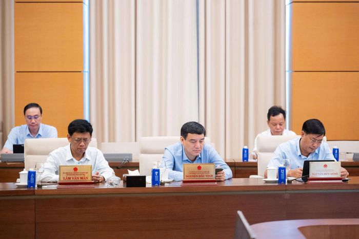 Các đại biểu tham dự Phiên họp. Ảnh: VPQH
