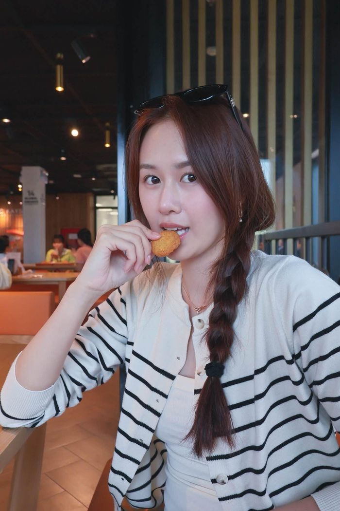 Nhan sắc ngọt ngào của bà xã Anh Đức. (Ảnh: FBNV)