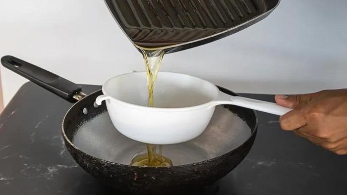 Tái sử dụng dầu ăn nhiều lần làm tăng nguy cơ gây ung thư