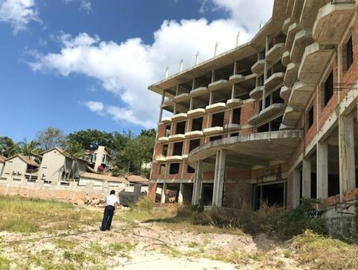 Đại diện nguyên đơn tiếp nhận khu đất có căn nhà 6 tầng