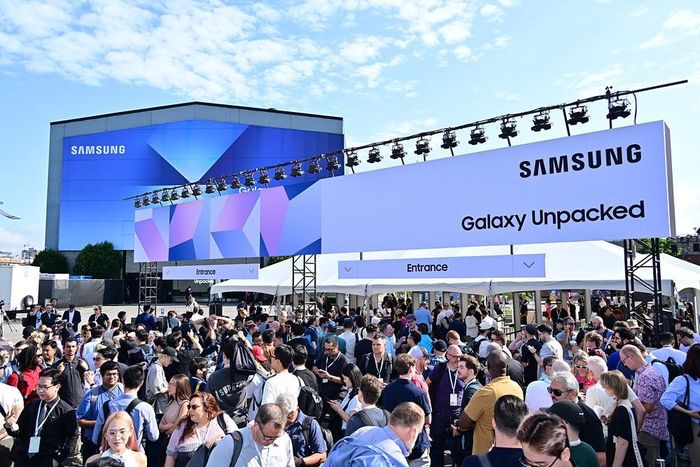 Galaxy Unpacked 2025 diễn ra tại Duggal Greenhouse ở Brooklyn. Ảnh: Samsung