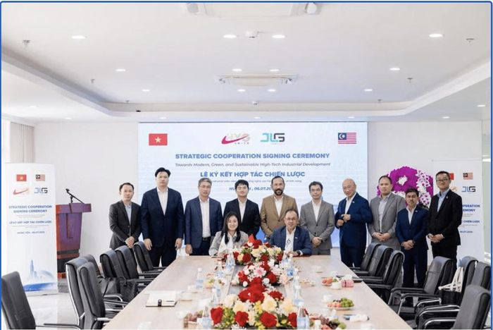 Đại diện Hưng Yên Group và JLG tại Lễ ký kết Biên bản ghi nhớ hợp tác nghiên cứu phát triển các khu công nghiệp công nghệ cao tại Việt Nam.
