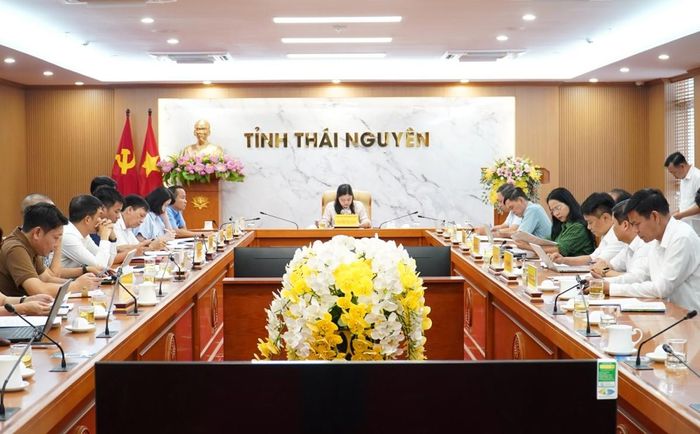 Quang cảnh cuộc họp.