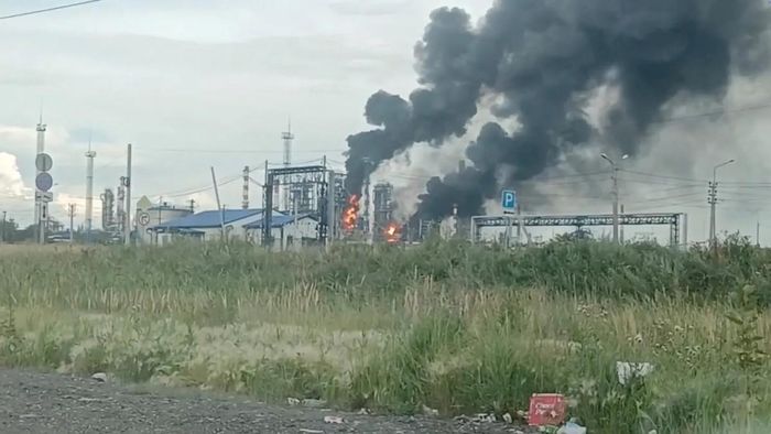 Nhà máy lọc dầu Omsk bị tấn công bởi máy bay không người lái của Ukraine.