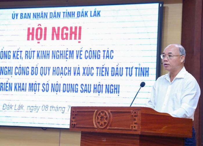  Ông Trương Công Thái Phó Chủ tịch UBND tỉnh phát biểu tại hội nghị. 