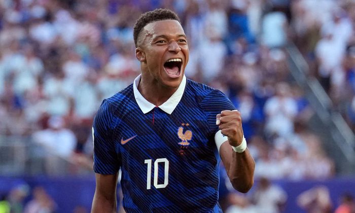 Mbappe đã đáp trả Celeste Amarill, gọi bà là “một người phụ nữ đáng khinh”. (Ảnh: Reuters)