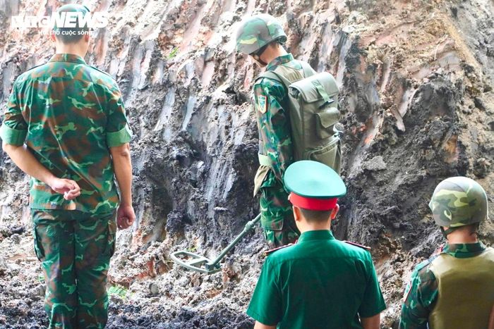 Thiếu tướng Nguyễn Thành Trung - Chính ủy Bộ Tư lệnh TP.HCM, đơn vị đã báo cáo Ban Chỉ đạo 515 về tìm kiếm, quy tập và xác định danh tính hài cốt liệt sĩ Quân khu 7 và TP.HCM về việc điều chỉnh phương pháp tìm kiếm, quy tập. 