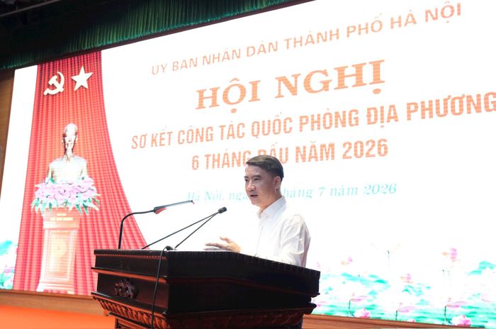 Phó Chủ tịch UBND thành phố Hà Nội Nguyễn Xuân Lưu phát biểu chỉ đạo tại hội nghị. Ảnh: Hồng Thái