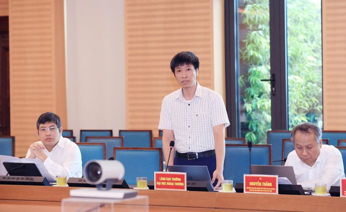 Các chuyên gia, nhà khoa học, đại biểu phát biểu tại buổi làm việc. Ảnh: Viết Thành