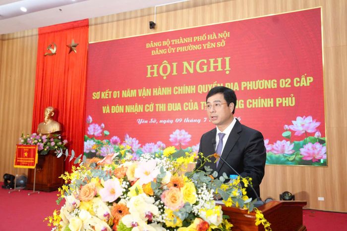 Bí thư Đảng ủy, Chủ tịch HĐND phường Yên Sở Nguyễn Minh Tâm phát biểu tại hội nghị. Ảnh: Phạm Hùng