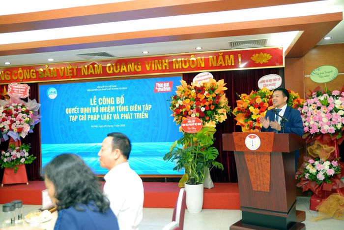 Tân Tổng biên tập Phan Văn Lâm phát biểu nhận nhiệm vụ.
