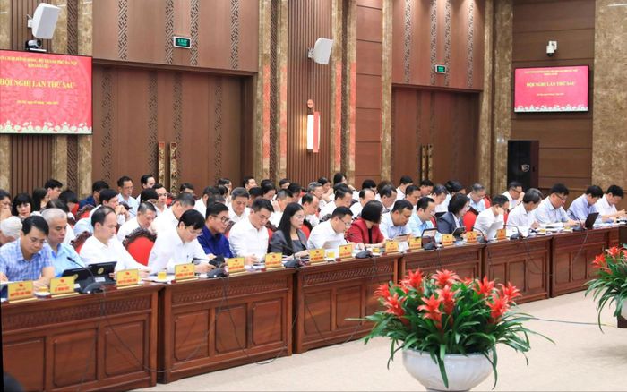 Các đại biểu tham dự Hội nghị lần thứ sáu Ban Chấp hành Đảng bộ thành phố Hà Nội. Ảnh: Thành Thái
