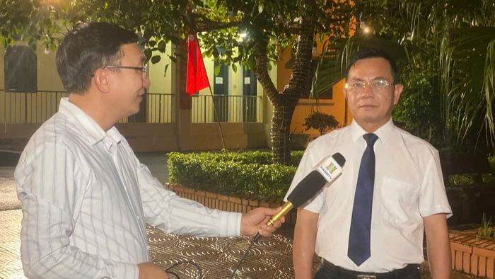 Phó Chủ tịch HĐND xã Dân Hòa Nguyễn Tuệ Sơn trao đổi từ điểm cầu xã Dân Hòa. Ảnh: PV