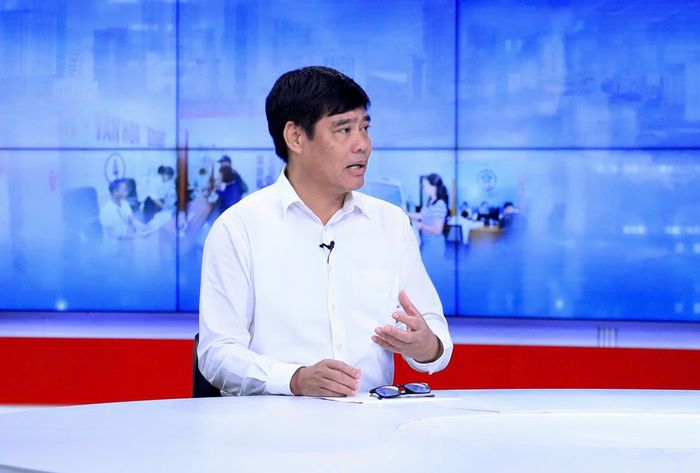 PGS.TS Lê Văn Cường trao đổi tại Chương trình. Ảnh: Quang Thái