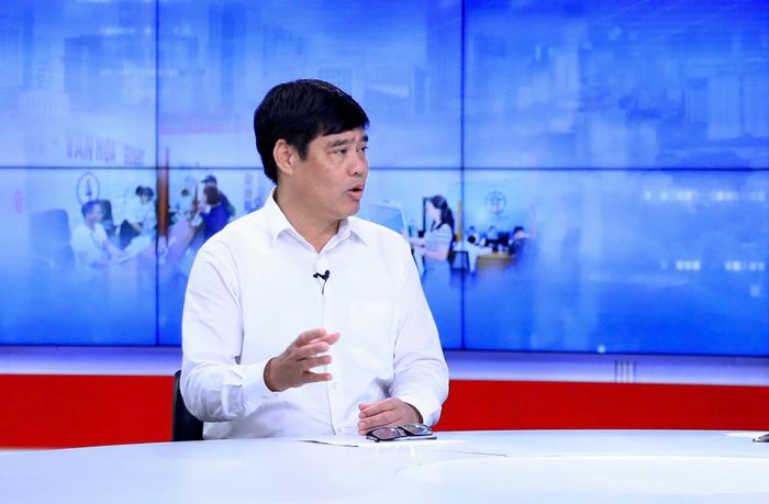 PGS.TS Lê Văn Cường trao đổi tại Chương trình. Ảnh: Quang Thái