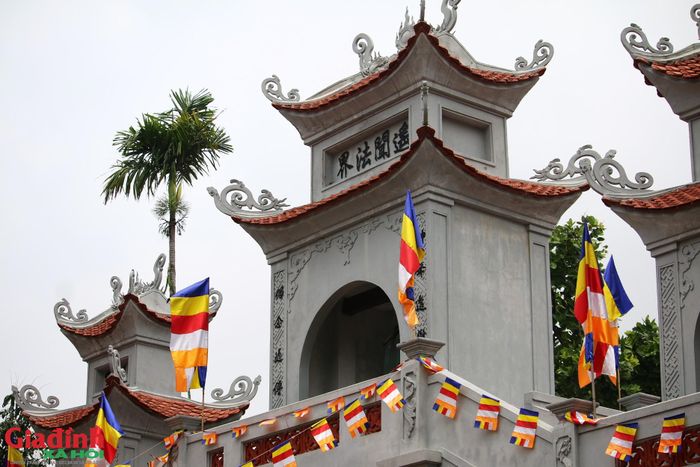Đền Cơ Xá (Cơ Xá linh từ) và cụm di tích đình - chùa Phúc Xá đều gắn với quá trình hình thành, phát triển của cộng đồng cư dân Cơ Xá - Phúc Xá, một cộng đồng có lịch sử lâu đời trong không gian Thăng Long.