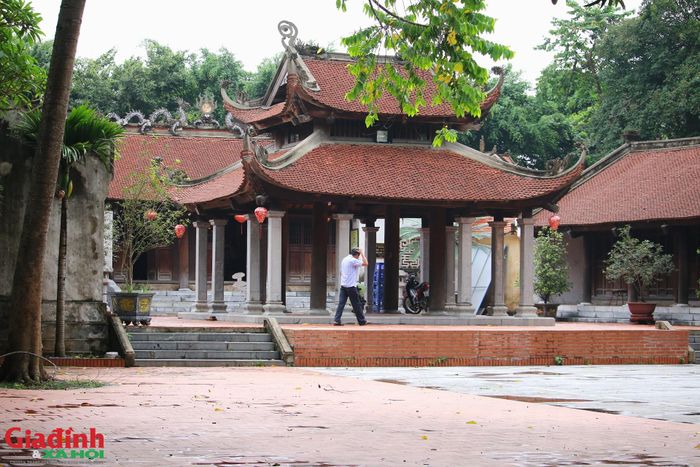 Khi đức vua Lý Công Uẩn ban Chiếu dời đô, nhường đất xây dựng Hoàng thành Thăng Long, cư dân An Xá đã thực hiện một cuộc di cư lịch sử ra vùng bãi bồi sông Hồng để khai hoang lập ấp.