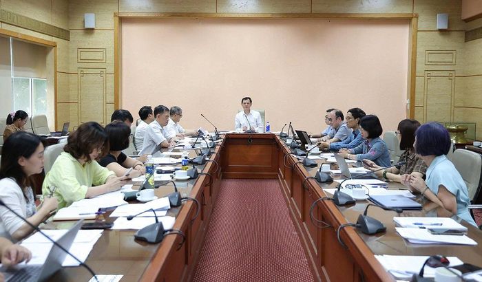 Quang cảnh cuộc họp.