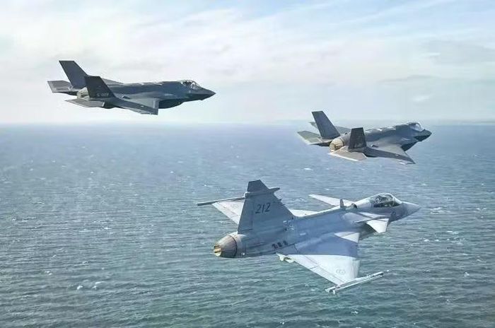 Một thay đổi khác liên quan đến căn cứ không quân Emari của Estonia. Sân bay quân sự này sẽ chính thức trở thành một căn cứ hoạt động đầy đủ chức năng của NATO.