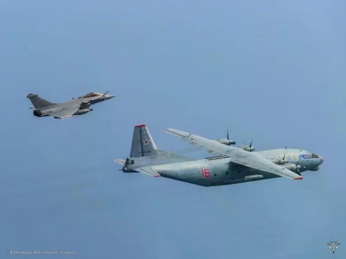 "Về cơ bản, sự thay đổi là Tư lệnh tối cao Liên quân châu Âu (SACEUR) sẽ nhận được quyền hạn rộng hơn, và các quyền trao cho phi công sẽ được làm rõ hơn, mang lại sự linh hoạt và khả năng phản ứng nhanh hơn", Bộ trưởng Quốc phòng Estonia Hanno Pevkur nói thêm.