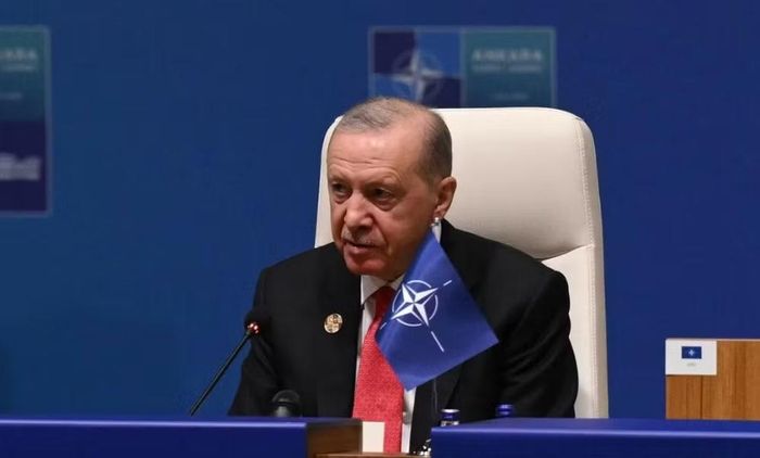 Động thái của ông Erdogan được xem là nỗ lực quảng bá ngành công nghiệp quốc phòng Thổ Nhĩ Kỳ, lĩnh vực đang giữ vai trò quan trọng trong chiến lược xuất khẩu và đối ngoại của Ankara.