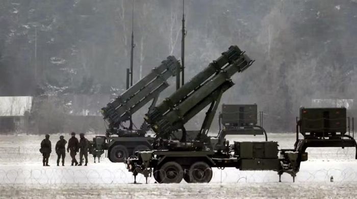 Ukraine cũng phải giải quyết bài toán xây dựng nhà máy lắp ráp. Đây là nhiệm vụ đặc biệt khó khăn khi các cơ sở quốc phòng của nước này luôn nằm trong tầm tập kích bằng tên lửa và máy bay không người lái (UAV) của Nga.
