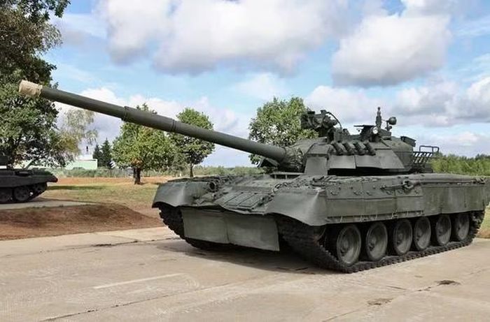 Cũng xuất hiện giả thuyết cho rằng xe tăng mới có thể là sự điều chỉnh khung gầm T-80UD cho động cơ turbine khí, nhưng cho đến nay phương án này có vẻ ít khả thi do sự phức tạp trong việc thực hiện.