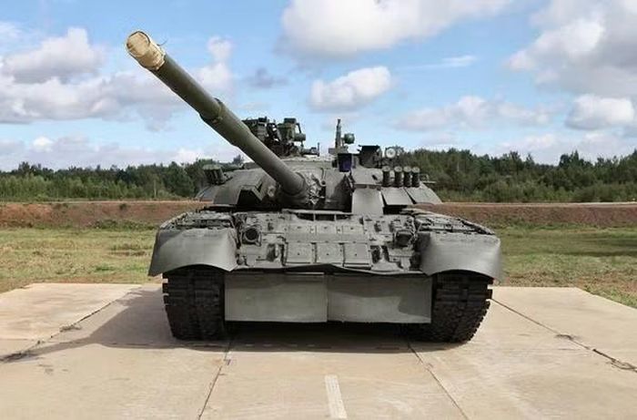 Quân đội Nga được cho là gần như đã cạn kiệt kho dự trữ xe tăng T-80, vì vậy những gì đang thấy hiện nay là nỗ lực đưa những thiết bị còn sót lại vào hoạt động.