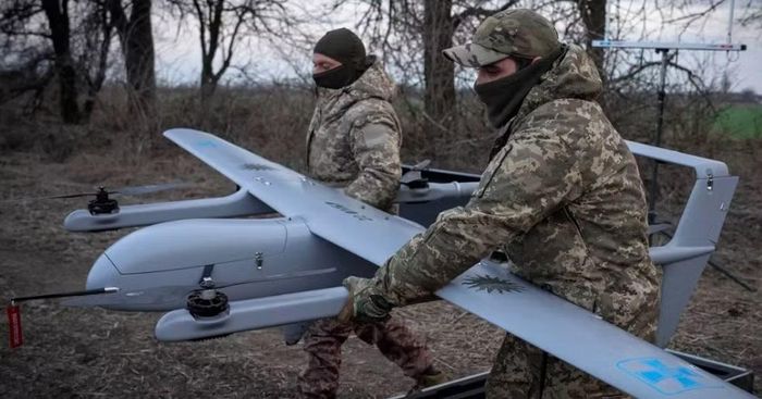 Ngoài Patriot, Tổng thống Mỹ còn tuyên bố Washington sẽ mua máy bay không người lái (UAV) của Ukraine.