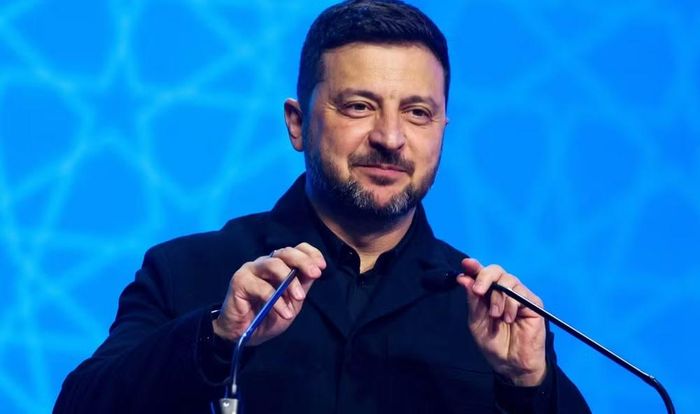 Tổng thống Ukraine Volodymyr Zelensky cũng nhiều lần đề nghị tổ chức cuộc gặp trực tiếp với Tổng thống Nga Vladimir Putin nhằm tìm kiếm giải pháp chấm dứt xung đột.