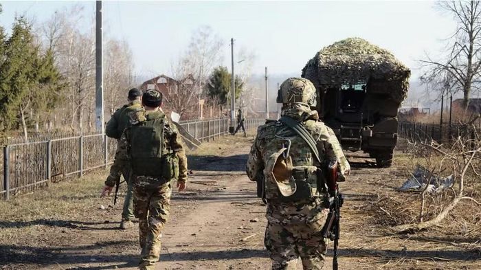 Ukraine đã bác bỏ các yêu cầu này với lý do những điều kiện đó tương đương với việc chấp nhận đầu hàng.