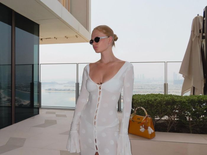 Anastasia nói rằng ban đầu cô đã cố gắng phủ nhận khi nhiều bạn bè và người theo dõi so sánh với Haaland, nhưng cuối cùng cũng chấp nhận sự giống nhau đến kinh ngạc về gương mặt. Chính mẹ cô, Mariya, một người sáng tạo nội dung 56 tuổi, đã khiến con gái của mình viral khắp mạng xã hội với clip hài hước.